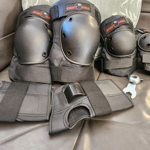 Moon Boot Roller Skates